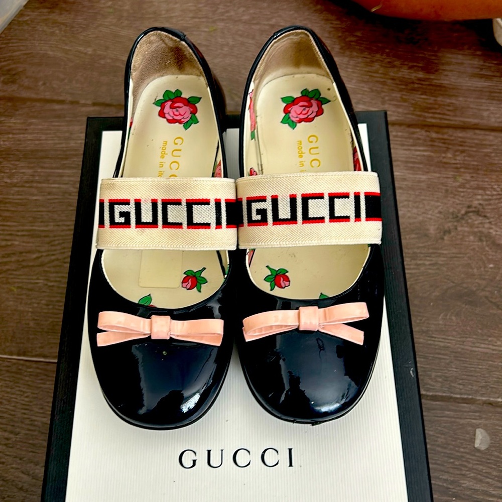 USED Gucci Shoes . Good condition , “as is”  for girls